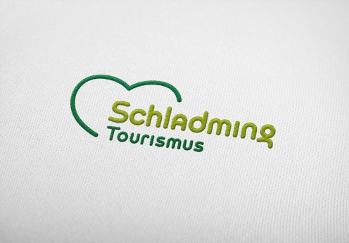 aufgenähtes logo mit logoentwurf tourismusverband schladming