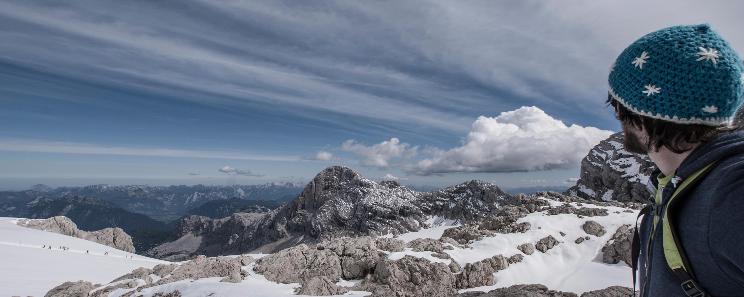 gerhard beim wandern am dachsteingletscher